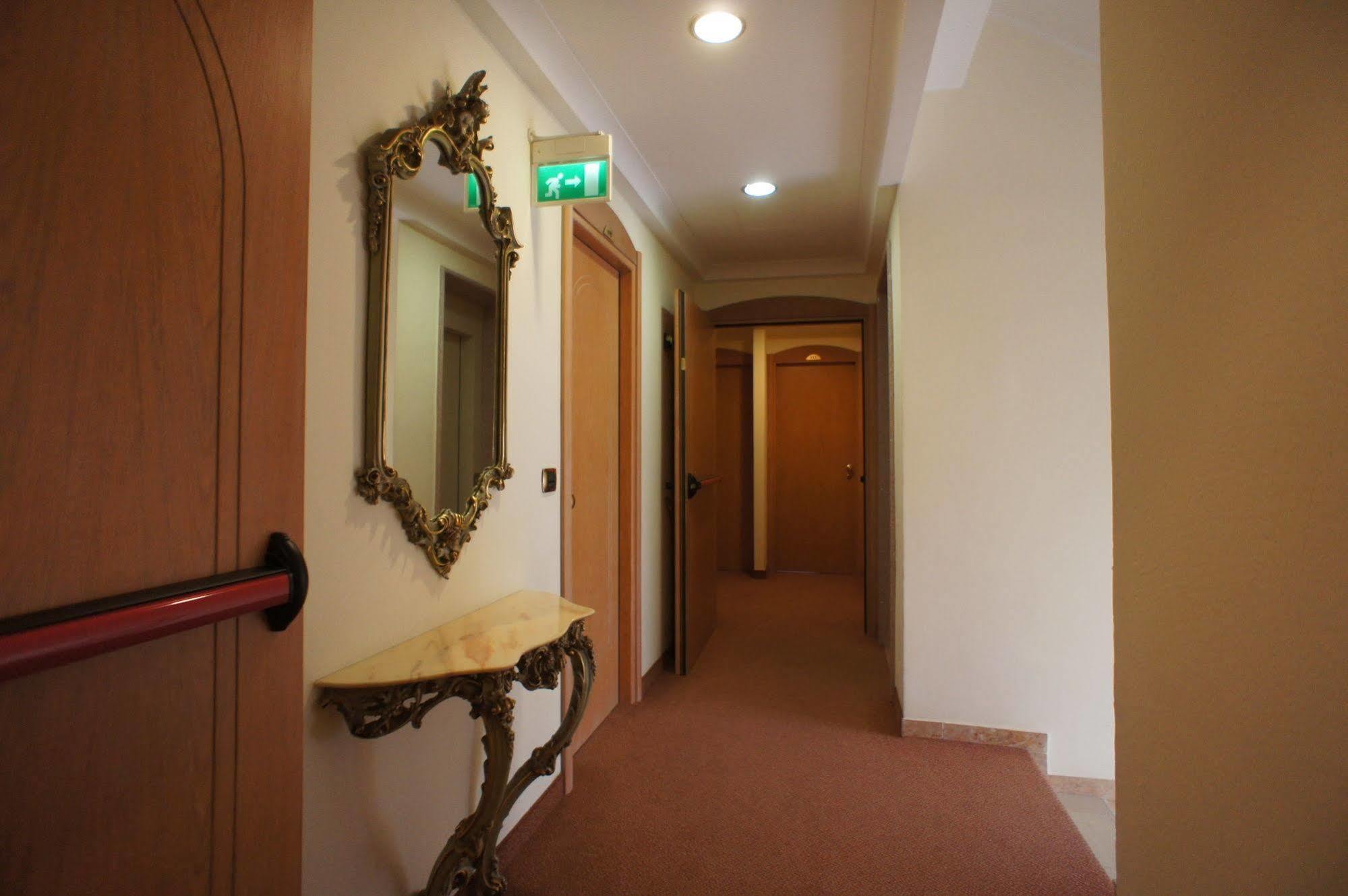 Hotel Elisir Rimini Exteriör bild